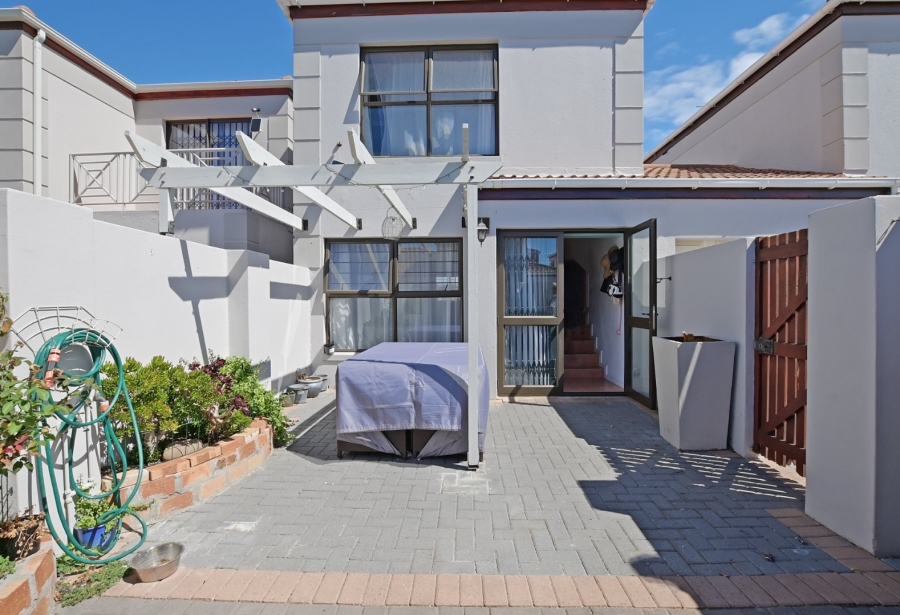 2 Bedroom Property for Sale in Parklands Western Cape